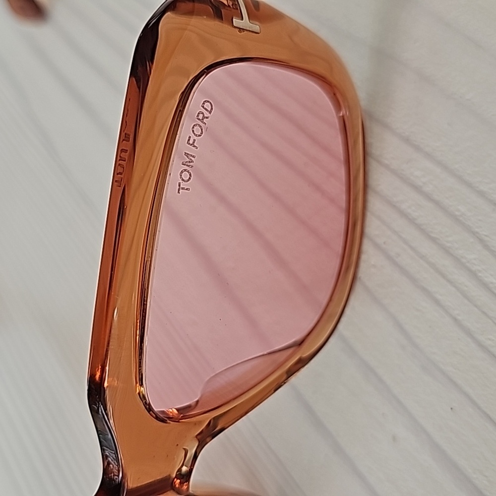 Sold *NWT Tom Ford sunglasses - Picture 5 of 9